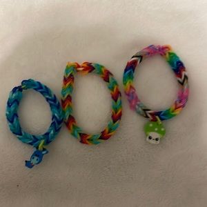3 bracelets that are stretchable
